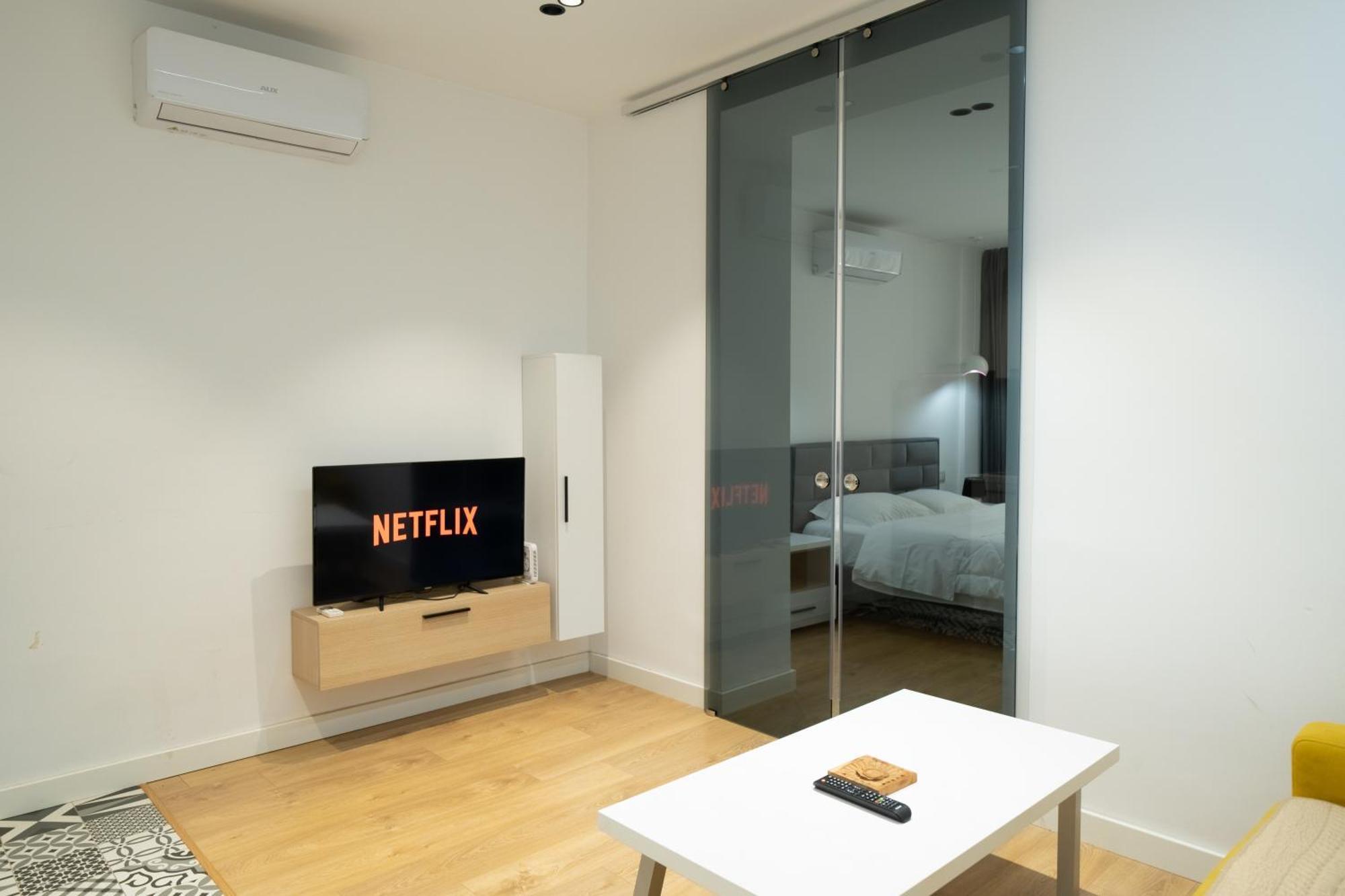 Cosy Urban Central Apartment Tiranë Ngoại thất bức ảnh