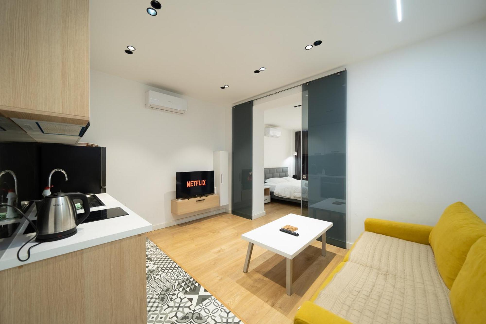 Cosy Urban Central Apartment Tiranë Ngoại thất bức ảnh